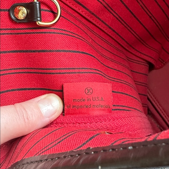 Louis Vuitton Neverfull Tote with Matching Wristlet - Picture 13 of 16